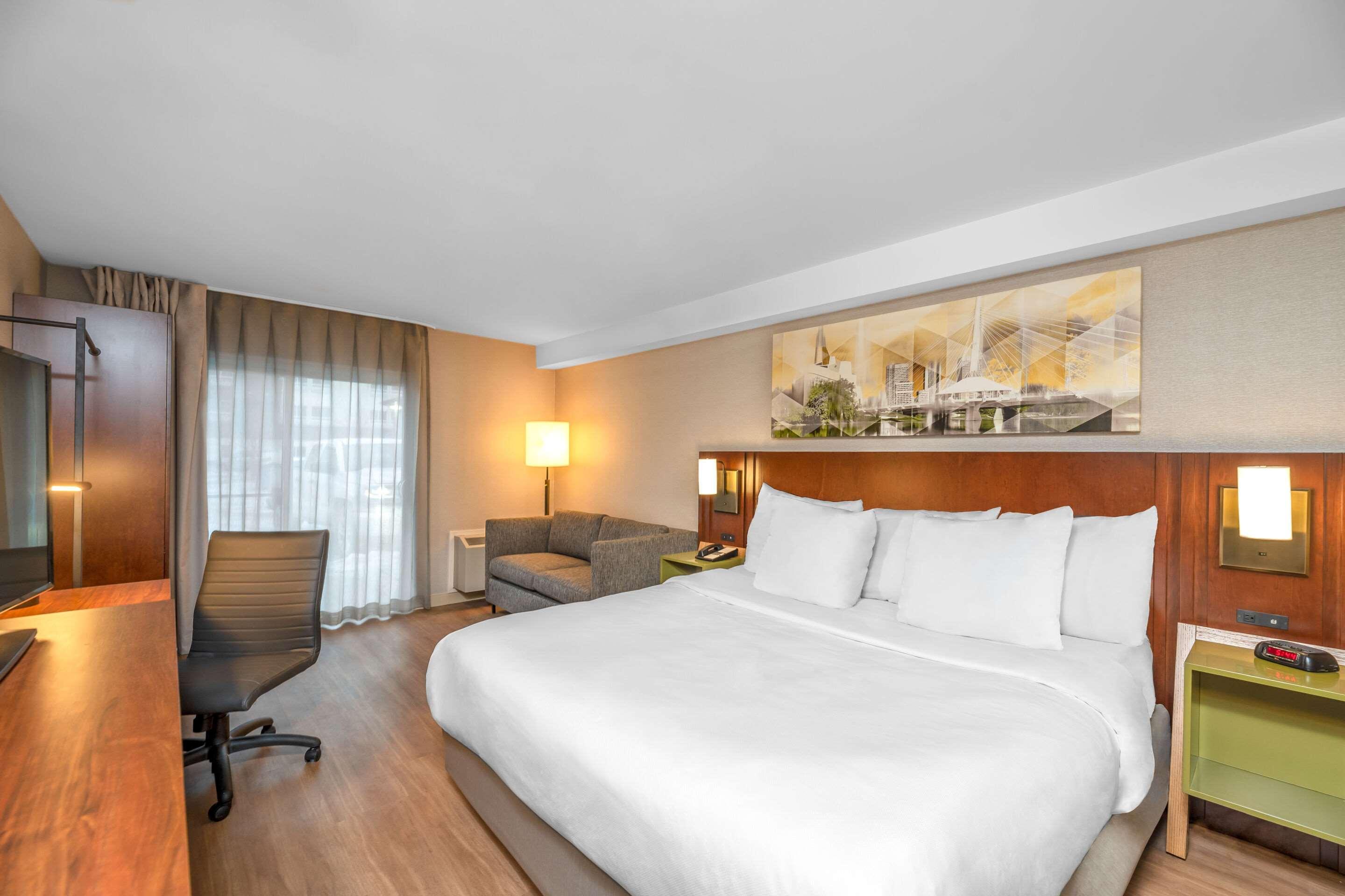 Comfort South Shore Inn