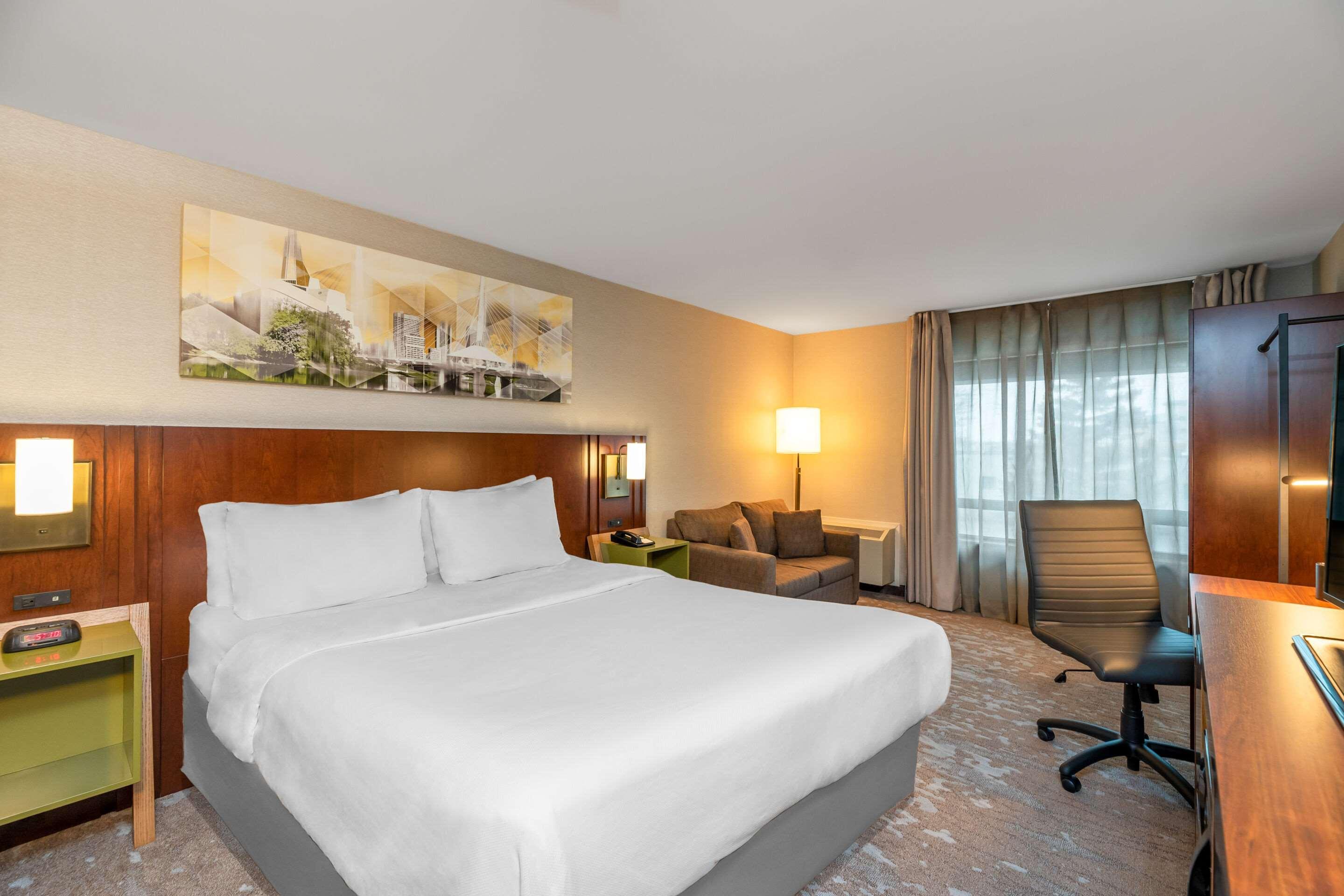 Comfort South Shore Inn